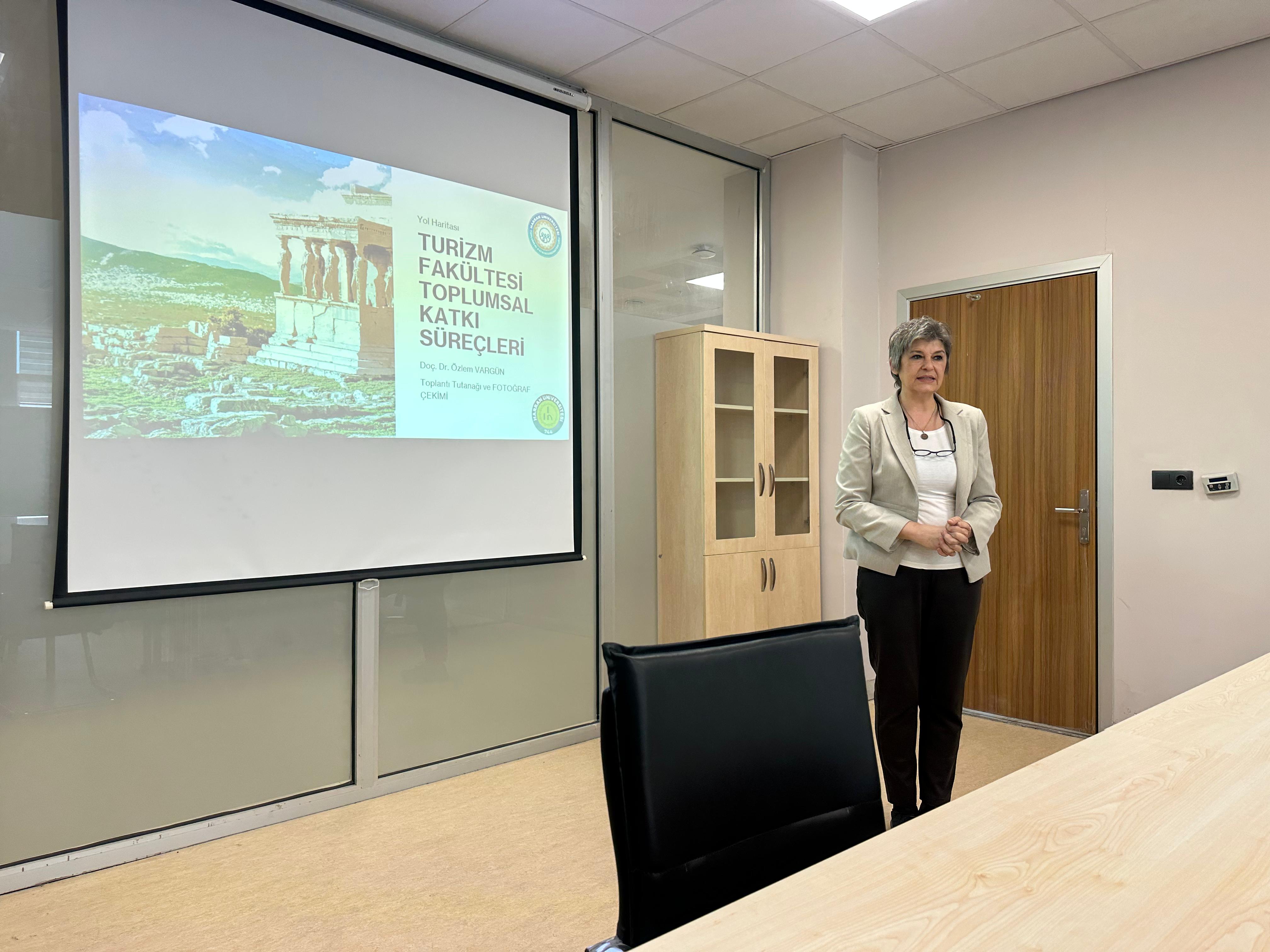 Üniversitemiz Toplumsal Katkı Koordinatörü ile Bilgilendirme Toplantısı